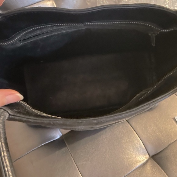 ‼️FINAL PRICE DROP‼️VINTAGE CHANEL MEDALLION TOTE BAG - Picture 11 of 17